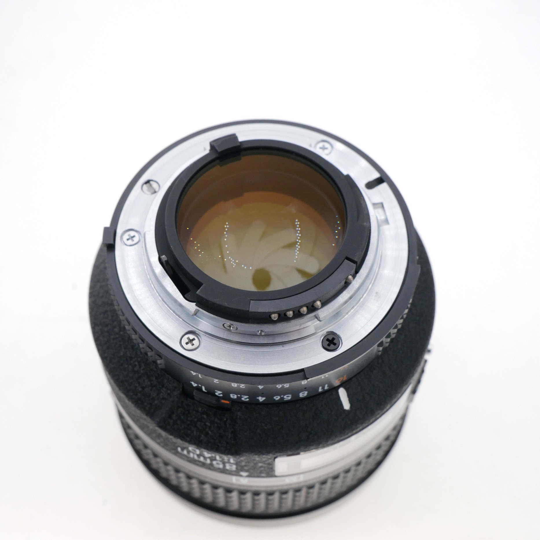 S-H-6LCRDP_3.jpg - Nikon AF 85mm F1.4D Lens 