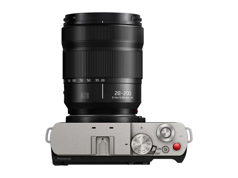 1022731_A.jpg - Panasonic Lumix S9 Mirrorless Camera with 28-200mm Kit Silver