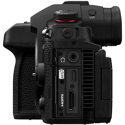 1023099_C.jpg - Panasonic Lumix GH7 Mirrorless Camera with 12-60mm f/2.8-4 Leica Lens